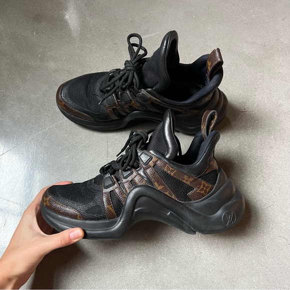 AUTHENTIC LV Archlight Sneaker - Picture 4 of 8